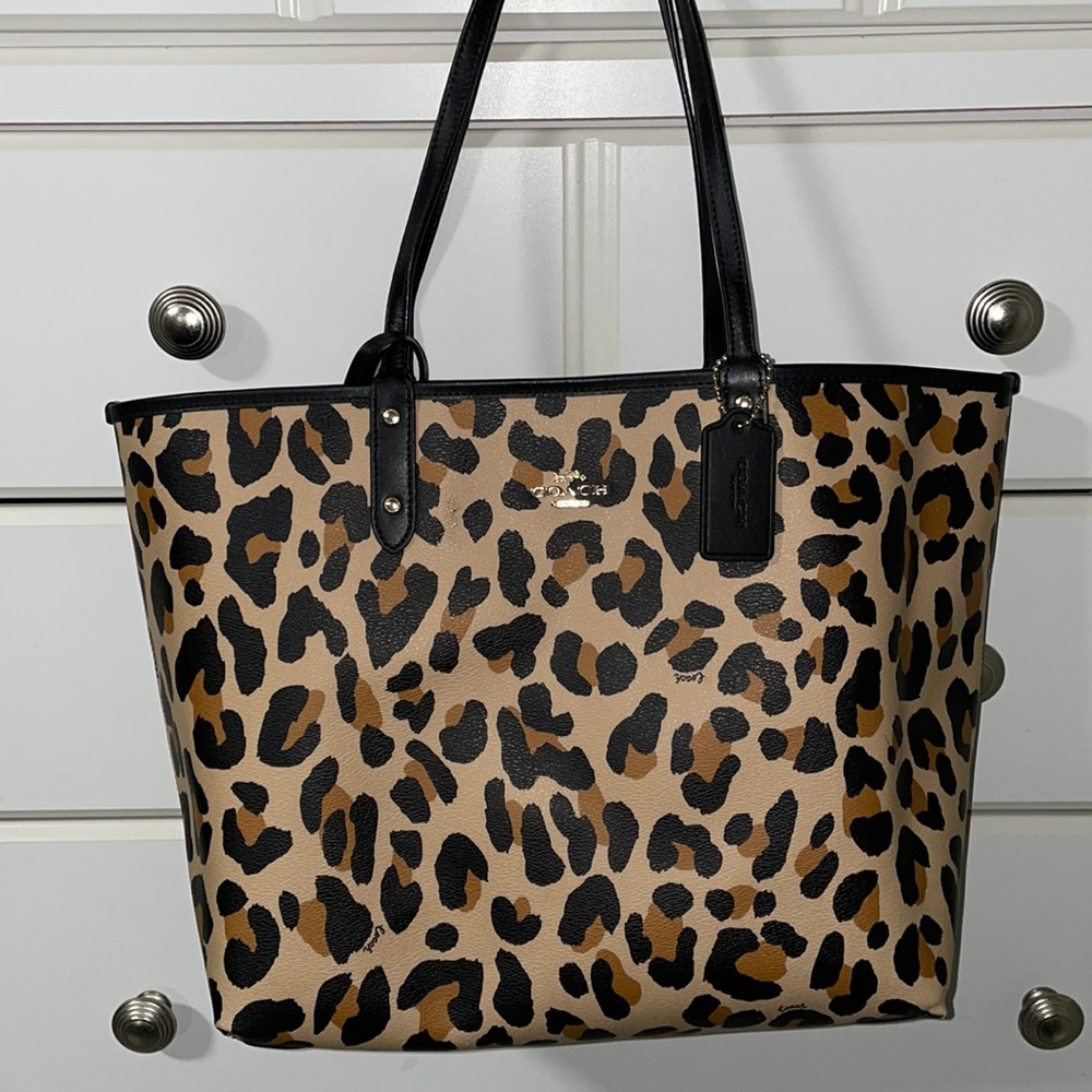 REVERSIBLE: COACH Black & Leopard Tote (Inside pouch included)